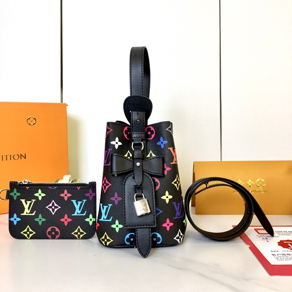 ルイヴィトンバッグ側面デザイン